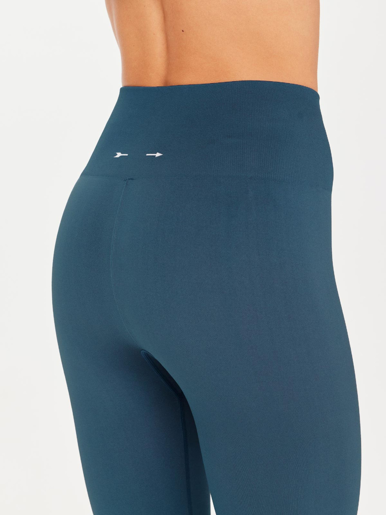 Form Seamless 25IN Midi Pant - Image 4
