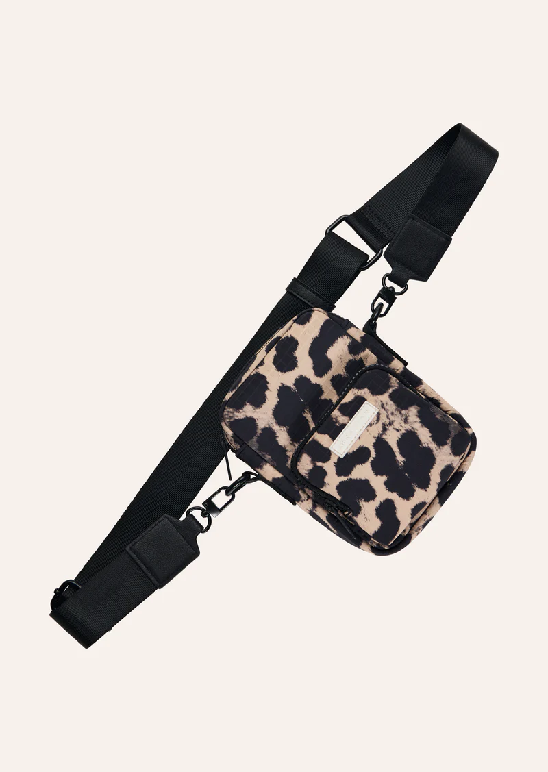 Fundamental Crossbody Bag In Leopard